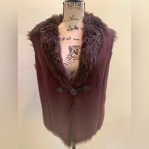 Vintage Valerie Stevens suede vest w Faux   Fur (good condition )